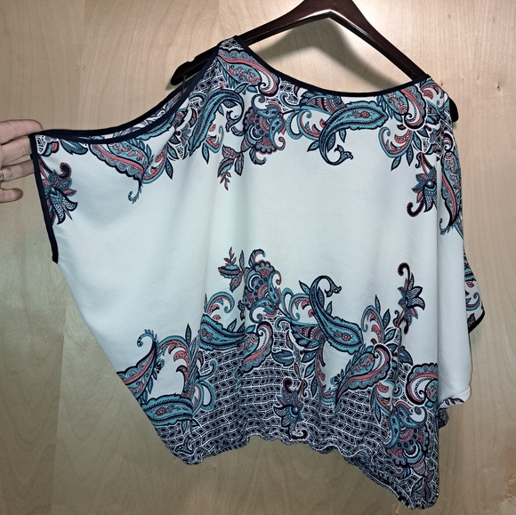 M White and Paisley cold shoulder blouse - Picture 2 of 9